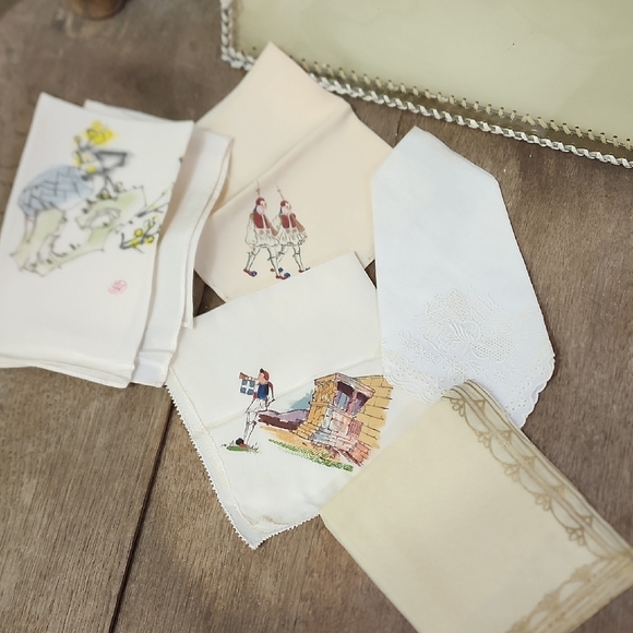 no brand Other - Vintage Handkerchief Set with Embroidered Designs